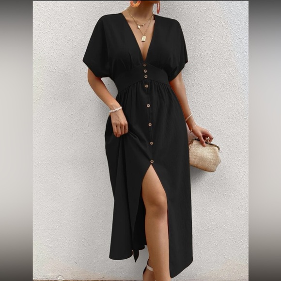 Dresses & Skirts - Boho button detail surplice neck midi dress